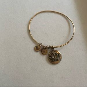 Alex and Ani Queens Crown bracelet